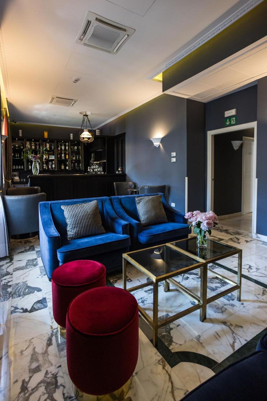 Boutique Hotel Metro 900 Napels Buitenkant foto